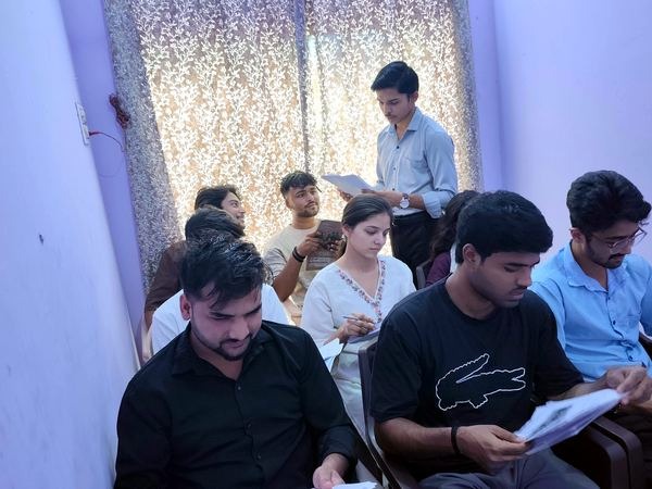Interactive classroom discussion at Savika Language Institute